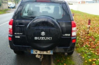 Pare boue avant gauche SUZUKI GRAND VITARA 2