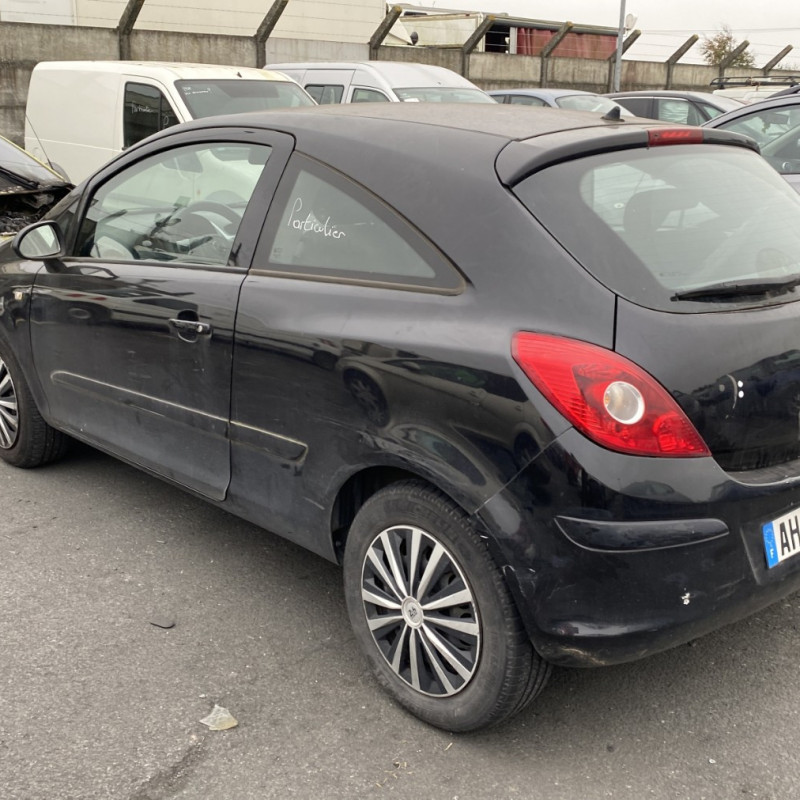 OPEL CORSA D PHASE 1 1.4i - 16V Photo n°4