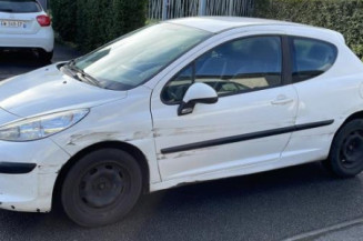 Pare choc arriere PEUGEOT 207