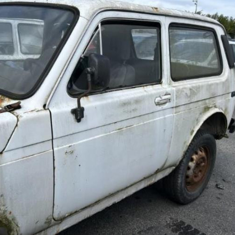 Vitre avant gauche LADA NIVA Photo n°9