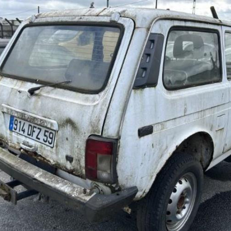 Vitre avant gauche LADA NIVA Photo n°11