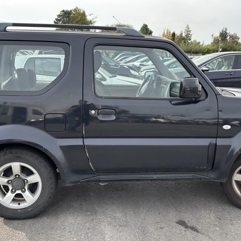 SUZUKI JIMNY 1 PHASE 3 1.3i - 16V 4X4 Photo n°6