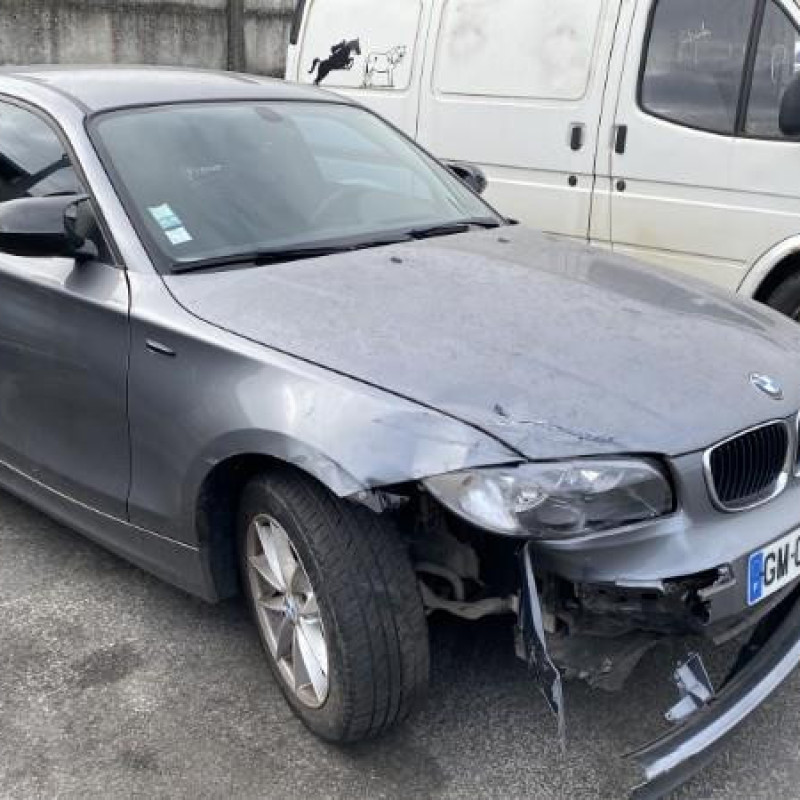 BMW SERIE 1 E87 PHASE 2 118d 2.0D - 16V TURBO Photo n°2