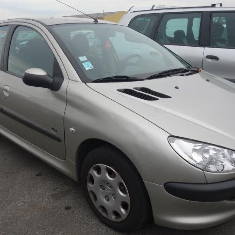 PEUGEOT 206 PHASE 1 1.4i - 8V Photo n°2