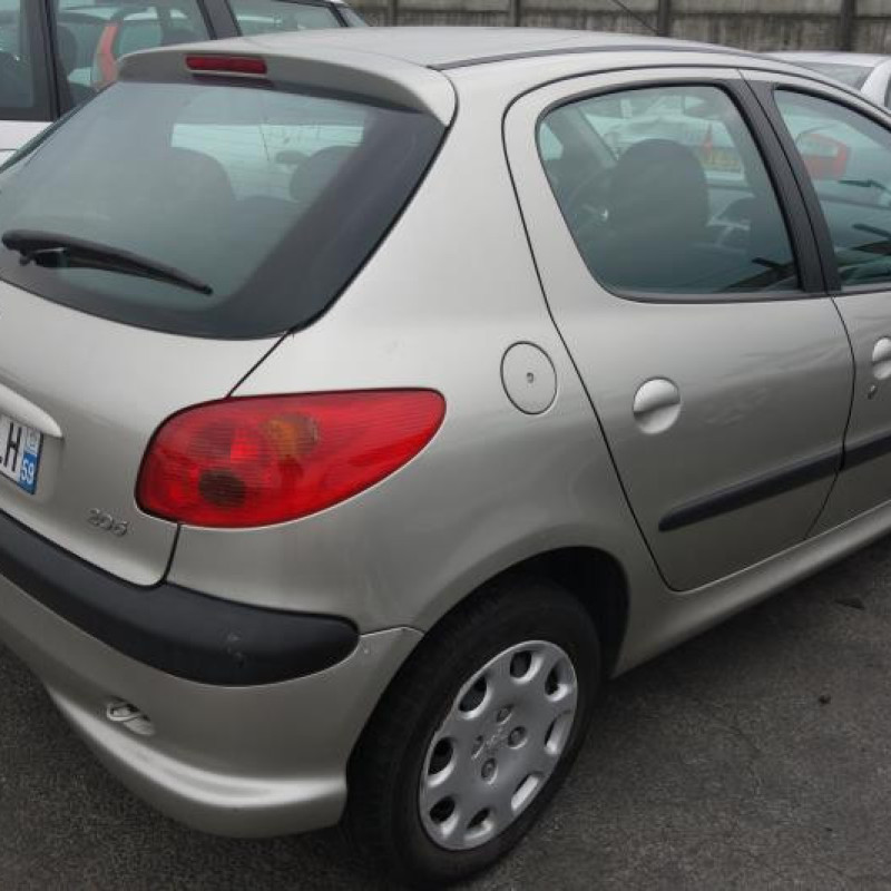 PEUGEOT 206 PHASE 1 1.4i - 8V Photo n°3