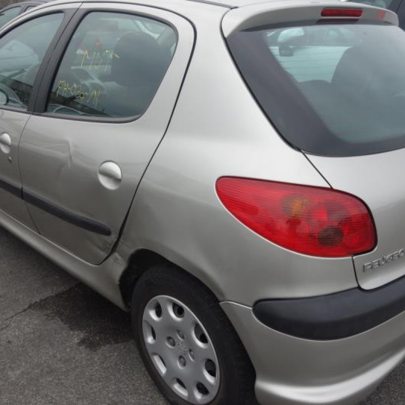 PEUGEOT 206 PHASE 1 1.4i - 8V Photo n°4