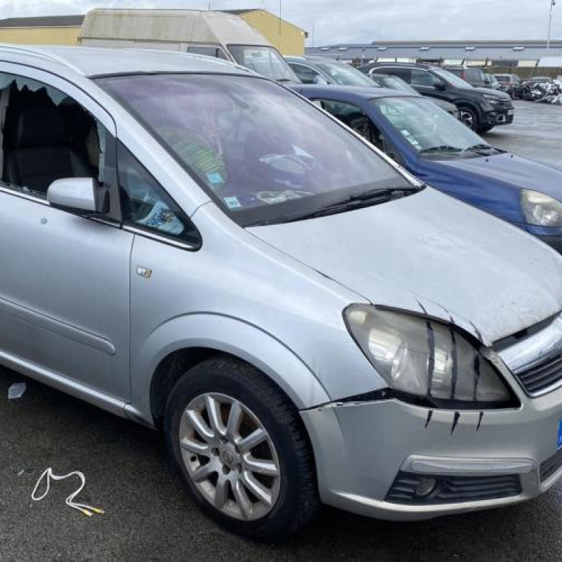 Pare choc arriere OPEL ZAFIRA B Photo n°7