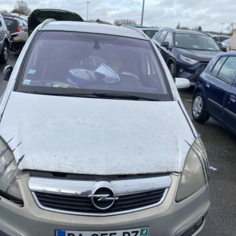 Pare choc arriere OPEL ZAFIRA B Photo n°8