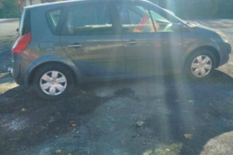 Calculateur moteur RENAULT SCENIC 2