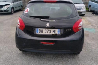 Calculateur moteur PEUGEOT 208 1