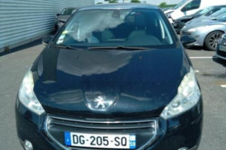 Calculateur moteur PEUGEOT 208 1