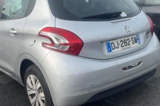 Calculateur moteur PEUGEOT 208 1