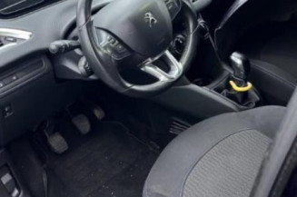 Calculateur moteur PEUGEOT 208 1