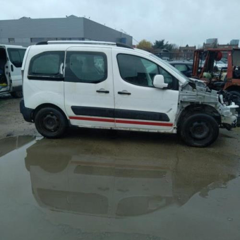 Calculateur moteur CITROEN BERLINGO 2 Photo n°5