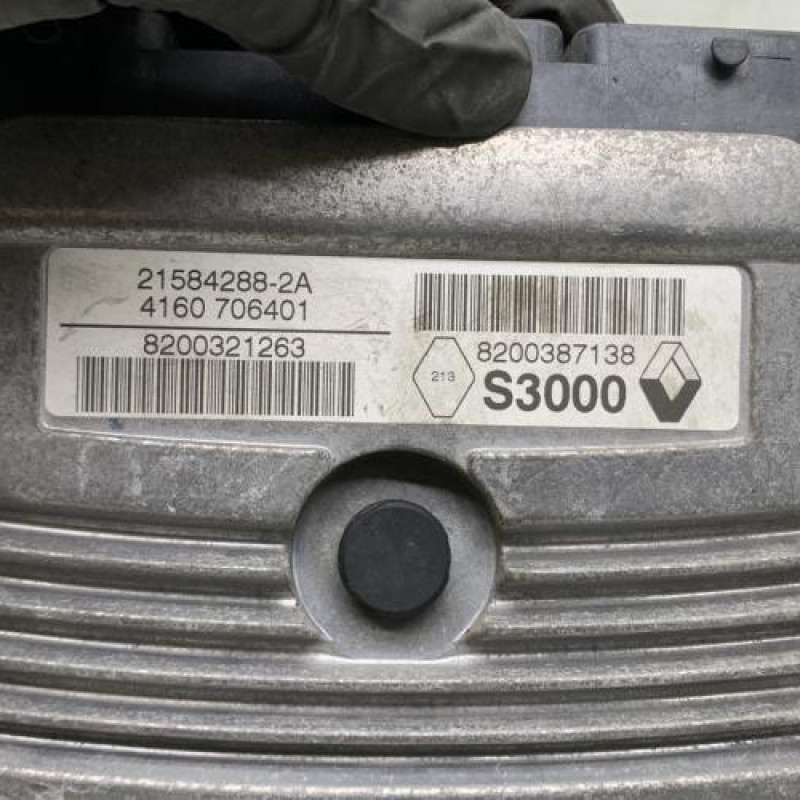 Calculateur moteur RENAULT MEGANE 2 Photo n°4