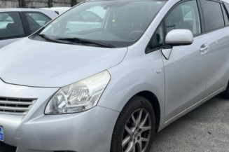 Calculateur moteur TOYOTA VERSO