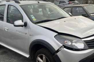 Calculateur moteur DACIA SANDERO 1