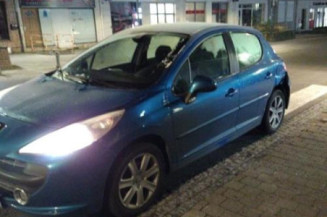 Calculateur moteur PEUGEOT 207