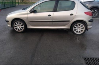 Calculateur moteur PEUGEOT 206