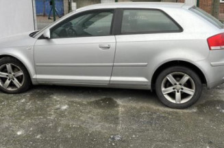 Calculateur moteur AUDI A3 2