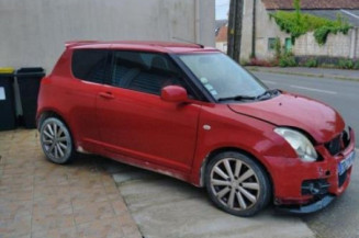 Poignee porte avant gauche SUZUKI SWIFT 3