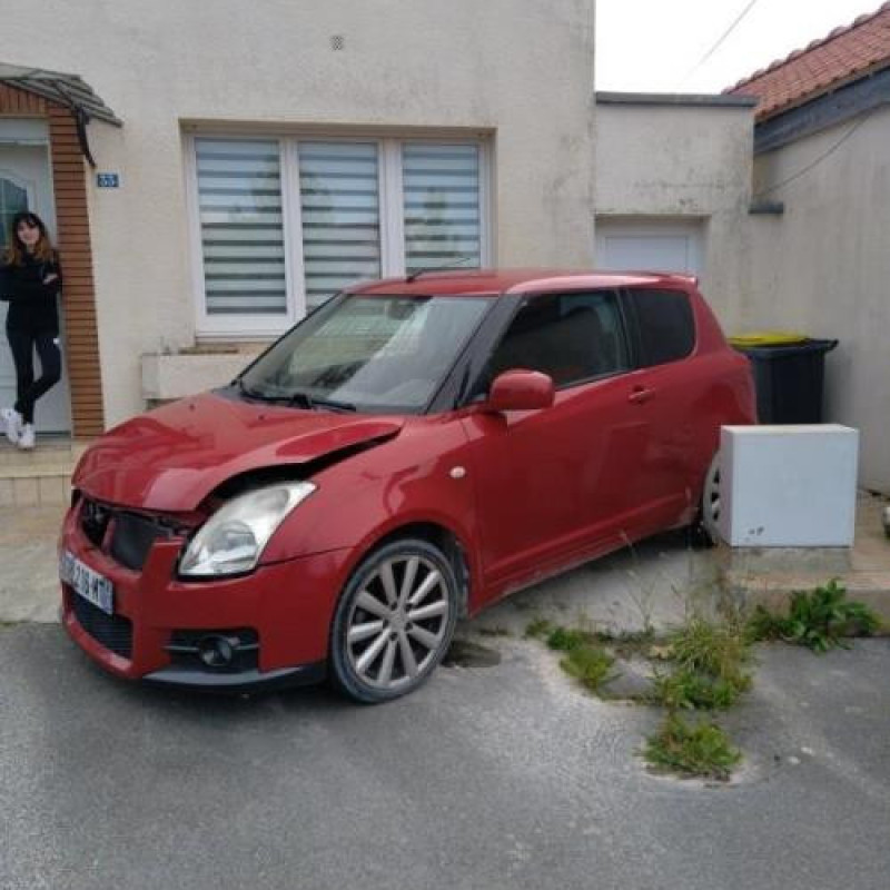 Poignee porte avant gauche SUZUKI SWIFT 3 Photo n°6