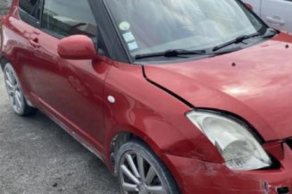 Poignee porte avant gauche SUZUKI SWIFT 3