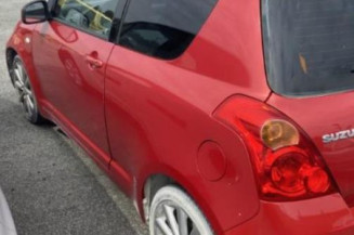 Poignee porte avant gauche SUZUKI SWIFT 3