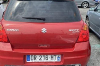 Poignee porte avant gauche SUZUKI SWIFT 3