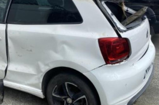 Poignee porte avant gauche VOLKSWAGEN POLO 5