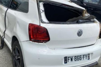 Poignee porte avant gauche VOLKSWAGEN POLO 5