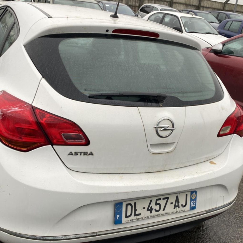 OPEL ASTRA J PHASE 2 1.4i - 16V Photo n°5