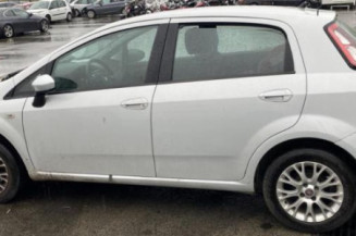 Pare choc arriere FIAT PUNTO EVO 3