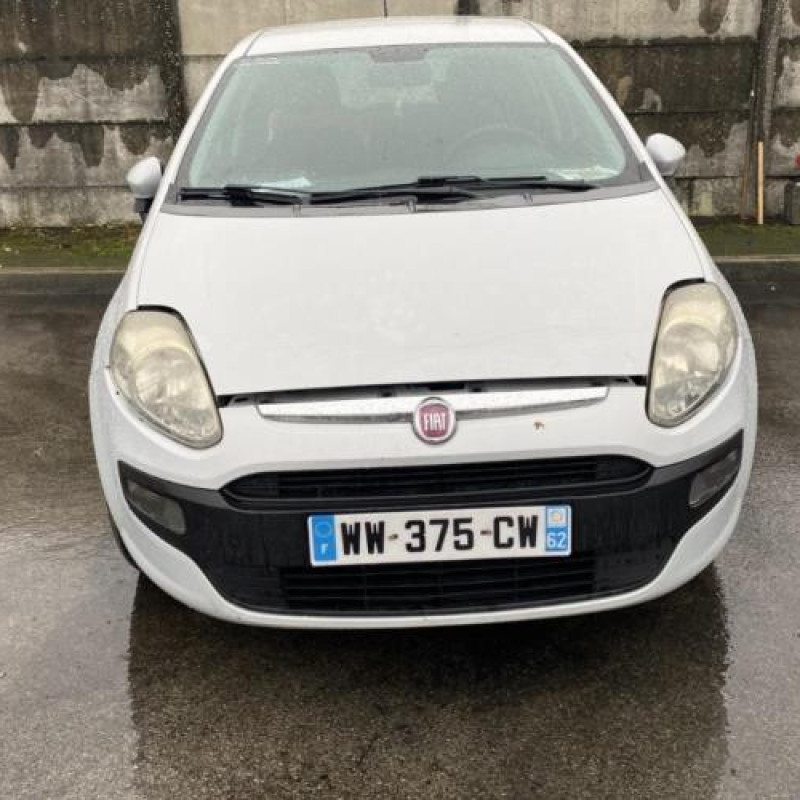 Pare choc arriere FIAT PUNTO EVO 3 Photo n°13