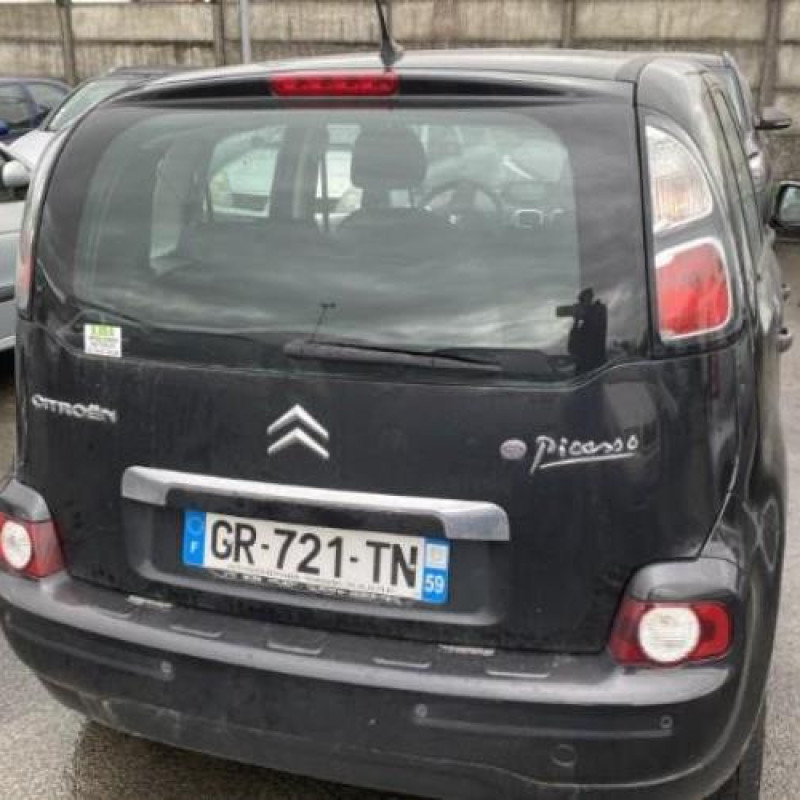 Anti brouillard arriere gauche CITROEN C3 PICASSO Photo n°8