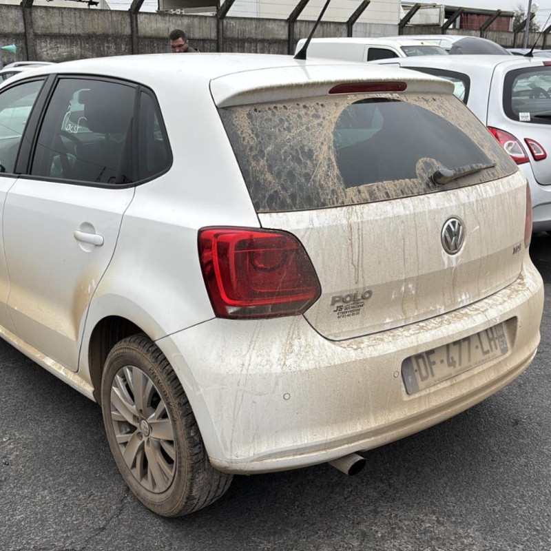 VOLKSWAGEN POLO 5 PHASE 1 1.6 TDI - 16V TURBO Photo n°16