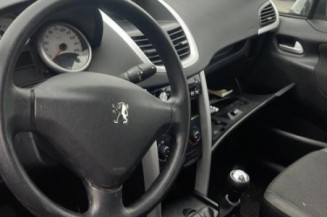 Calculateur moteur PEUGEOT 207