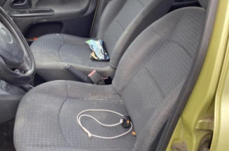 Poignee interieur avant droit RENAULT CLIO 2