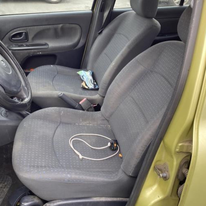 Poignee interieur avant droit RENAULT CLIO 2 Photo n°10