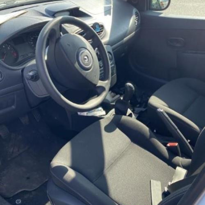 Poignee interieur avant droit RENAULT CLIO 3 Photo n°10