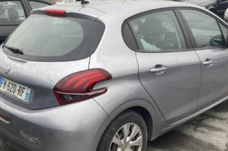 Custode avant droit (porte) PEUGEOT 208 1