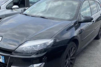 Pare boue avant gauche RENAULT LAGUNA 3