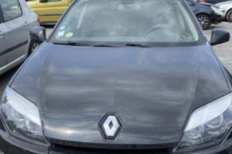 Pare boue avant gauche RENAULT LAGUNA 3