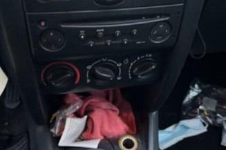 Poignee interieur avant droit RENAULT CLIO 2