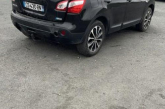 Pare boue avant droit NISSAN QASHQAI 1