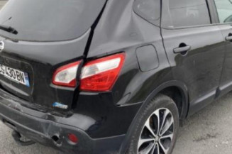 Pare boue avant droit NISSAN QASHQAI 1