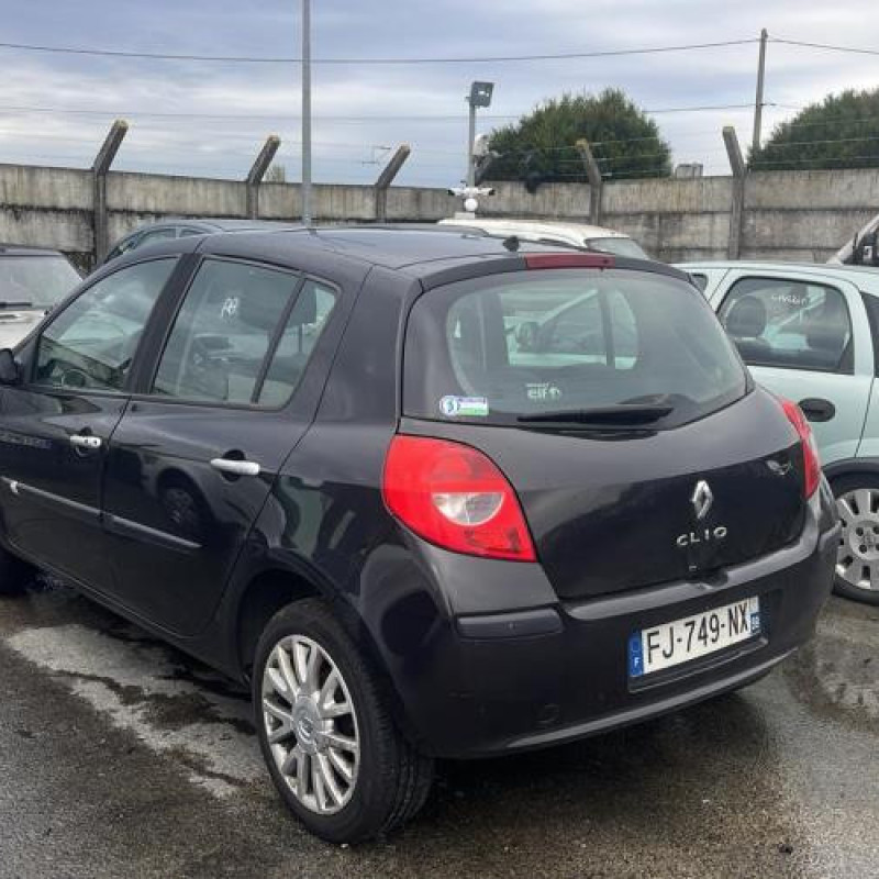 Boitier UCH RENAULT CLIO 3 Photo n°9