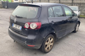 Pare boue arriere droit VOLKSWAGEN GOLF PLUS