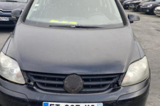 Pare boue arriere droit VOLKSWAGEN GOLF PLUS