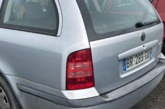 Pare choc arriere SKODA OCTAVIA 1